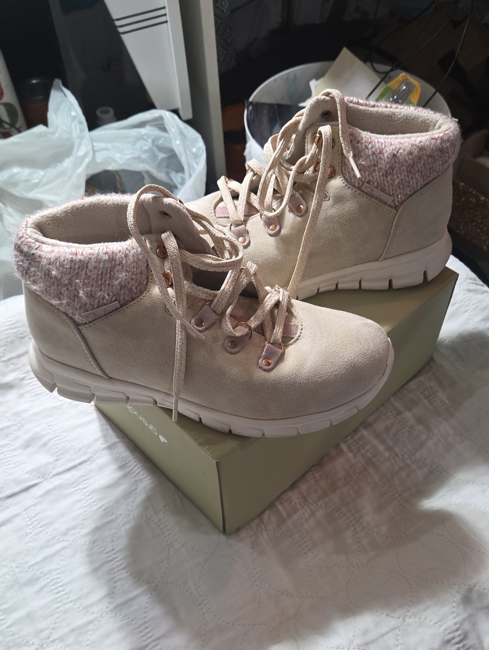 Suede Whitish 8 Boots